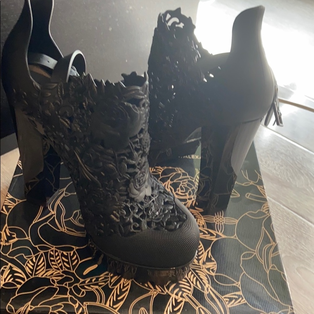 Melissa flower boots